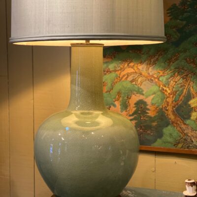 Paire de très grandes lampes en céramique vert Céladon socle en bois + AJ en soie – ca.1950