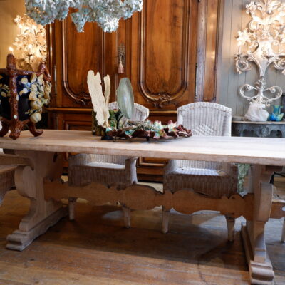 Grande table en chêne blanchi d’époque XIXe