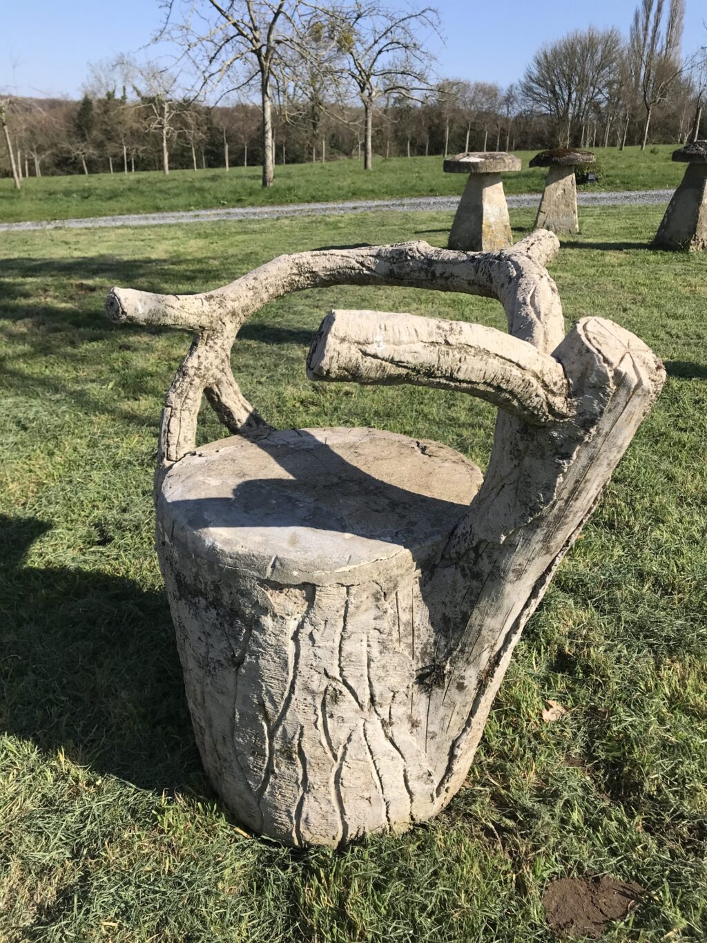 2 fauteuils faux-bois ciment