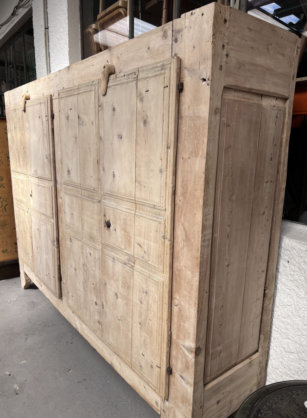 armoire italienne en pin