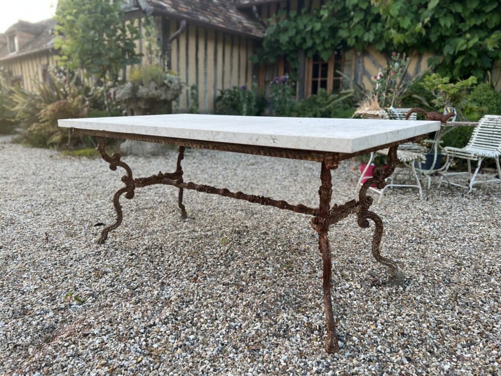 Table de jardin en fonte de fer