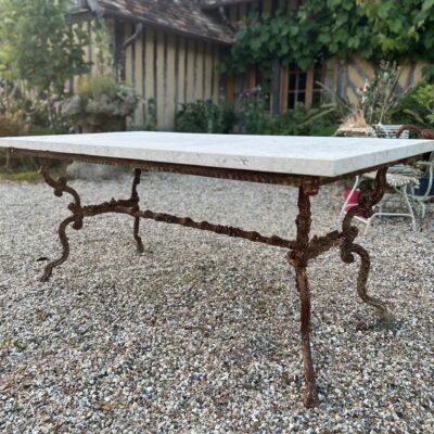 Table de jardin en fonte de fer