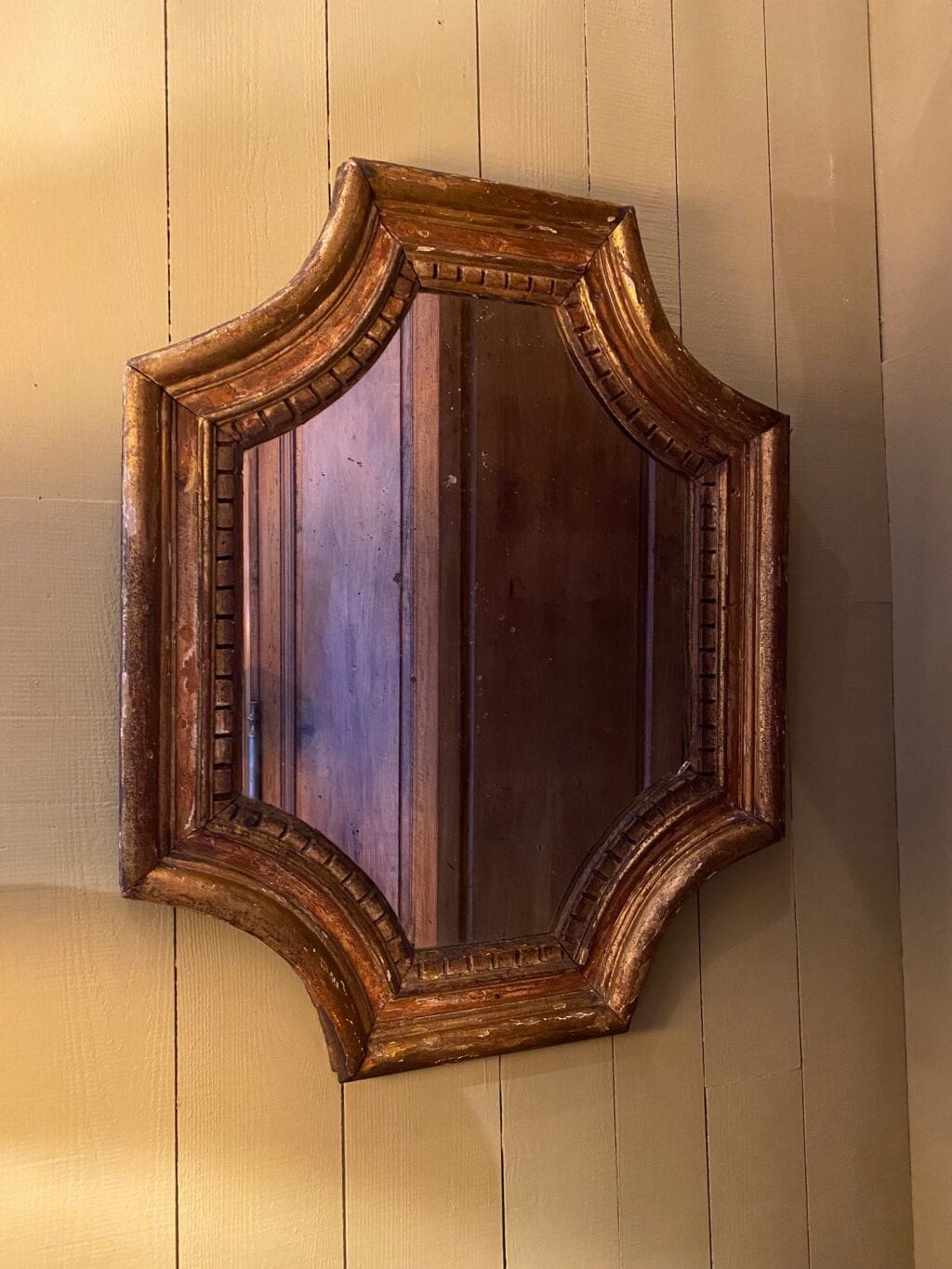 Miroir d’époque XVIIIe belle patine de la feuille d’or - tain au mercure - France