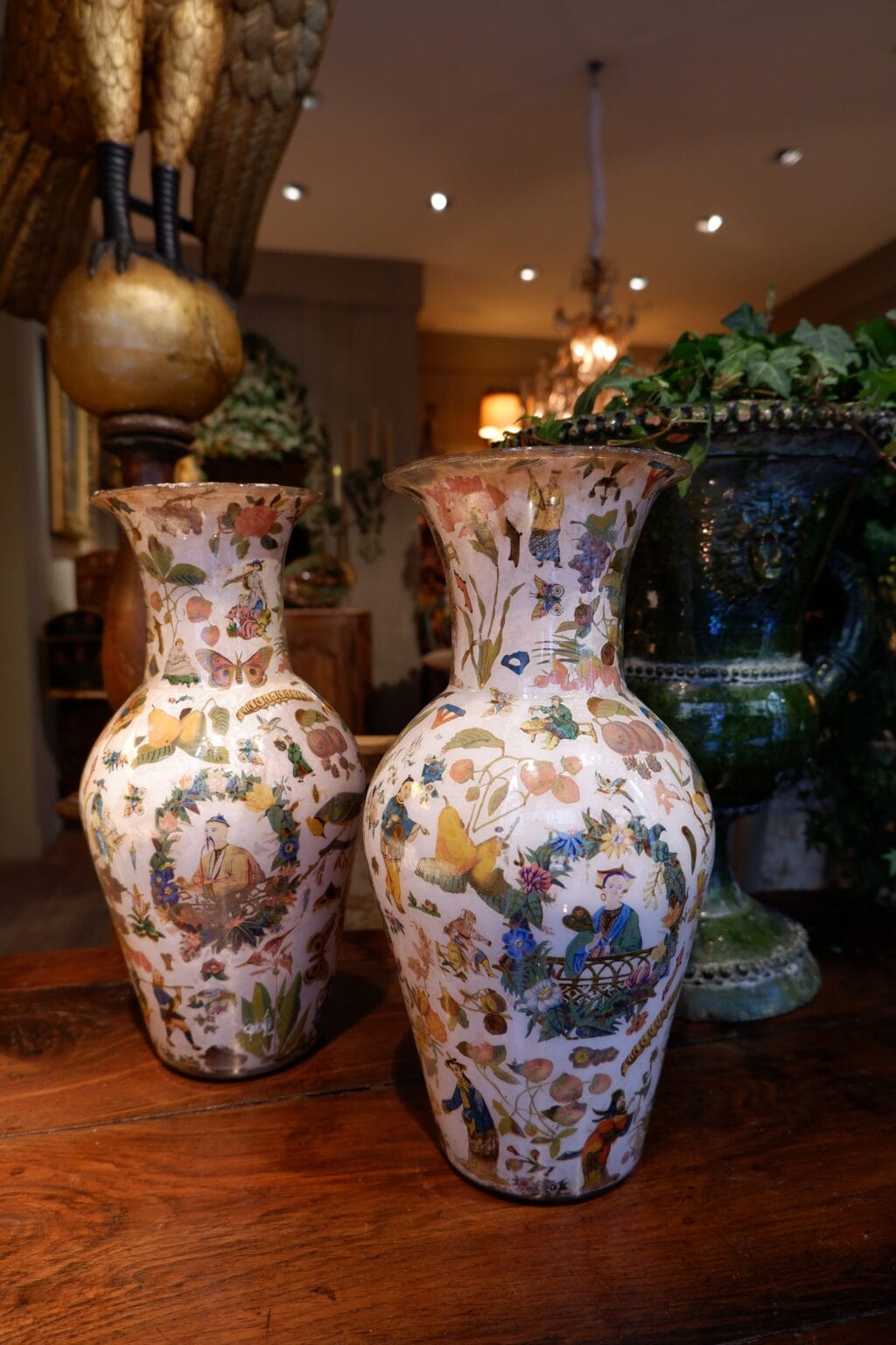 Paire de vases "aux Chinois" motifs fixés sous-verre - Italie région de Venise XIXe – Image 7