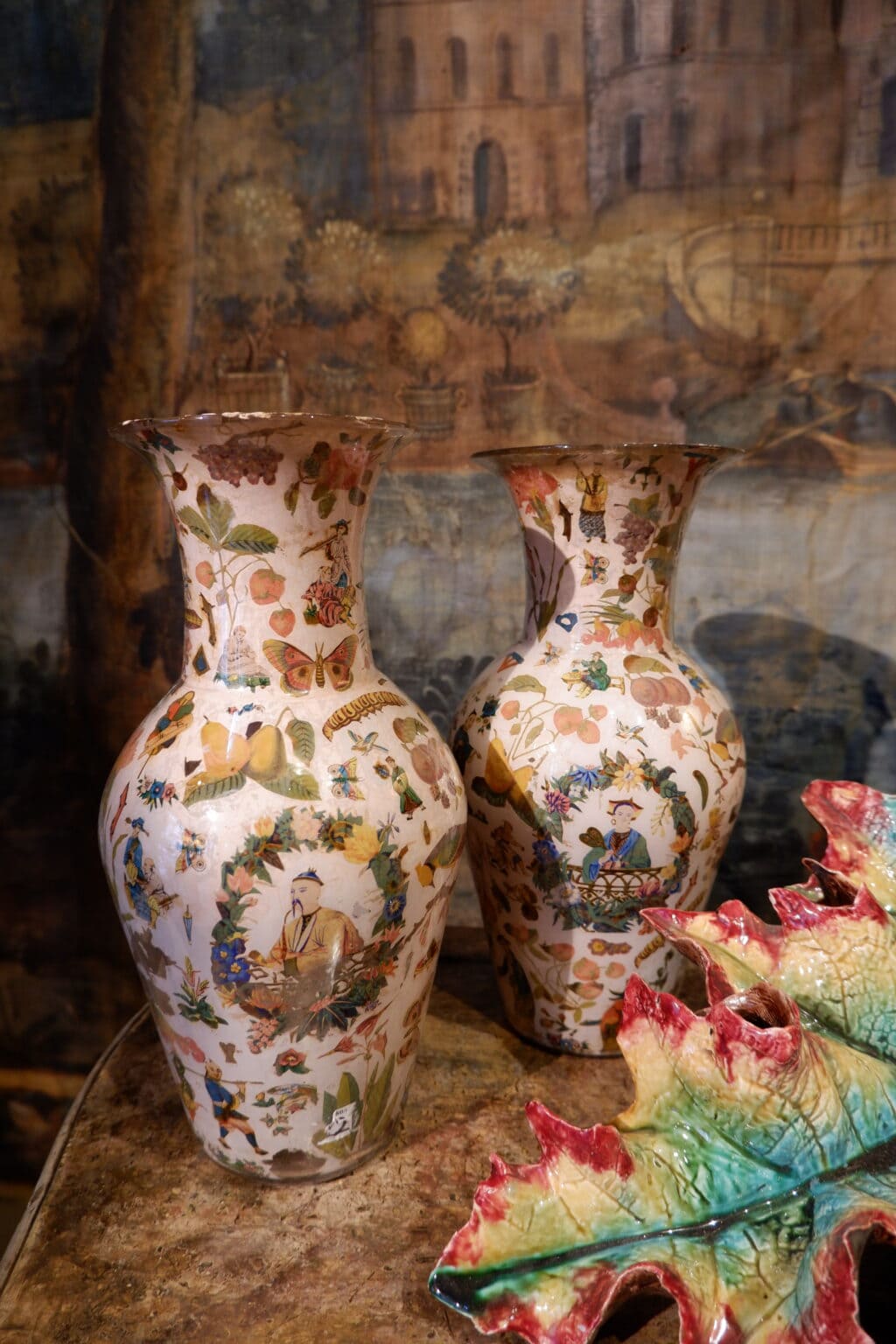 Paire de vases "aux Chinois" motifs fixés sous-verre - Italie région de Venise XIXe – Image 6